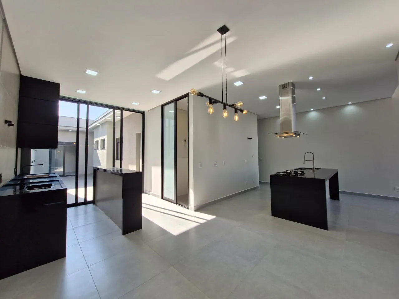 Imagem Casa em Condomínio Helena Maria 3 Suítes à venda em Sorocaba-SP,
