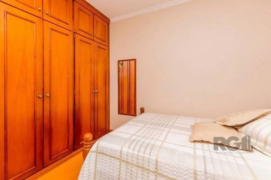Imagem Casa de 380m² - 4 dormitórios, 2 suítes, 4 vagas no bairro Bom Jesus