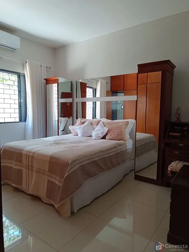 Imagem Casa à venda, 193 m² por R$ 950.000,00 - Valparaíso - Patos de Minas/MG