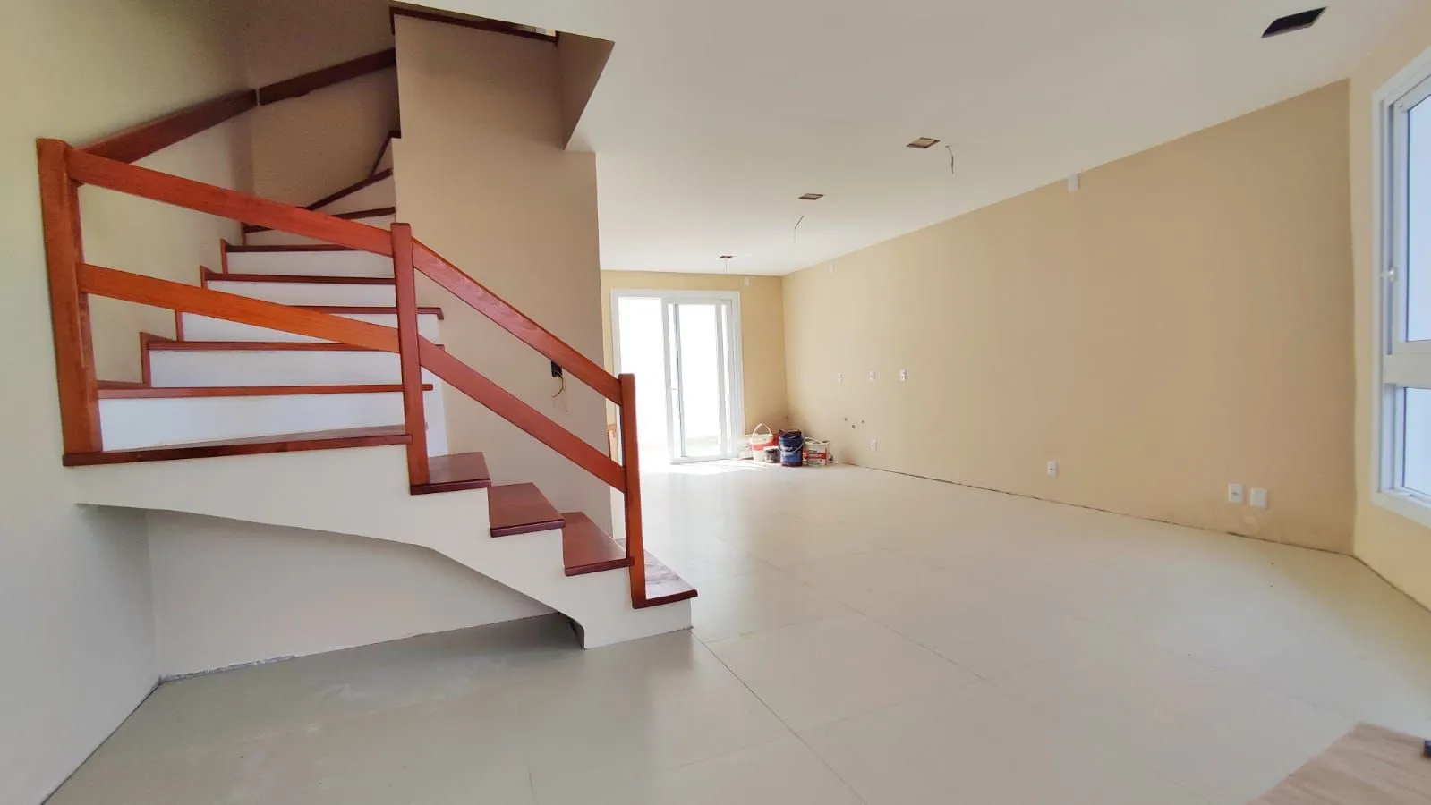 Imagem Sobrado 3 dormitórios com suíte à venda no Vila Ipiranga Porto Alegre R$ 820.000