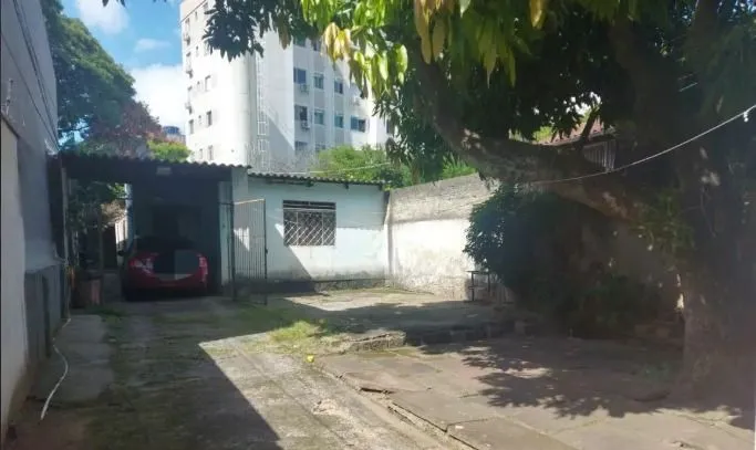 Imagem Terreno de 355m² á venda no Bairro Glória, Porto Alegre