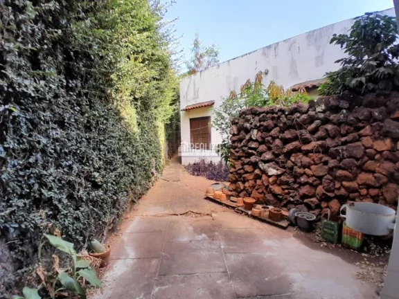 Imagem Casa à venda no bairro Nossa Senhora da Abadia, em Uberaba: 4 dormitórios, suíte, área de lazer e mais!