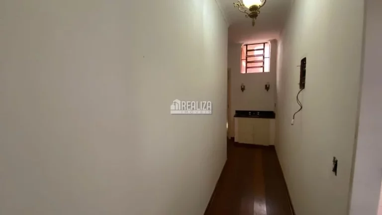 Imagem Casa com 3 dormitórios e suíte no bairro Fabrício em Uberaba