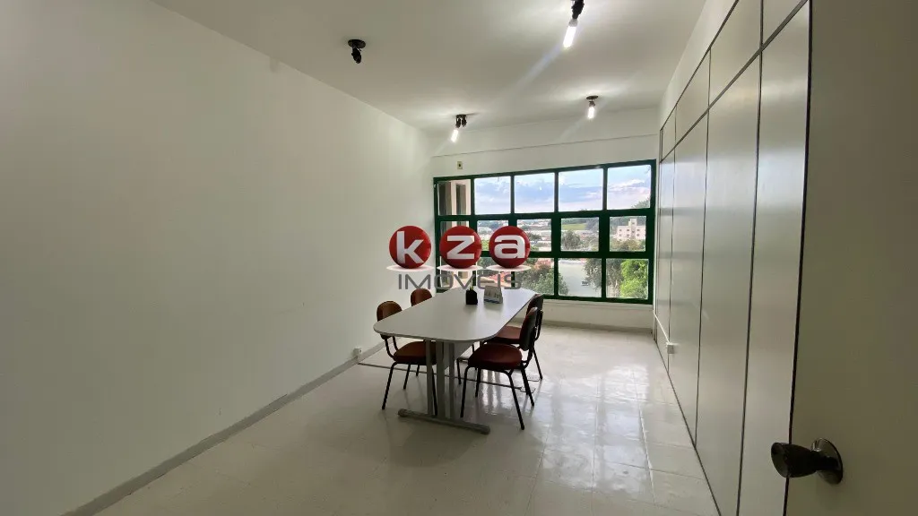 Imagem Sala Comercial na Av. Onze de Agosto, Valinhos-SP 3 Salas, 2 Banheiros, 1 Vaga de Garagem 80m² de Área