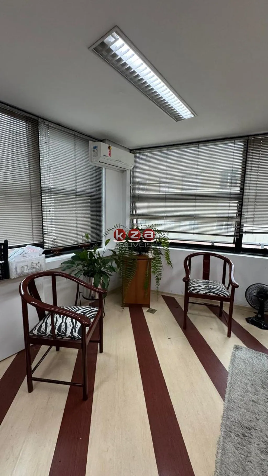 Imagem Sala comercial com 85 metros no Edificio Banco América do Sul, em Campinas-SP, 2 salas, 2 banheiros, 2 vagas.