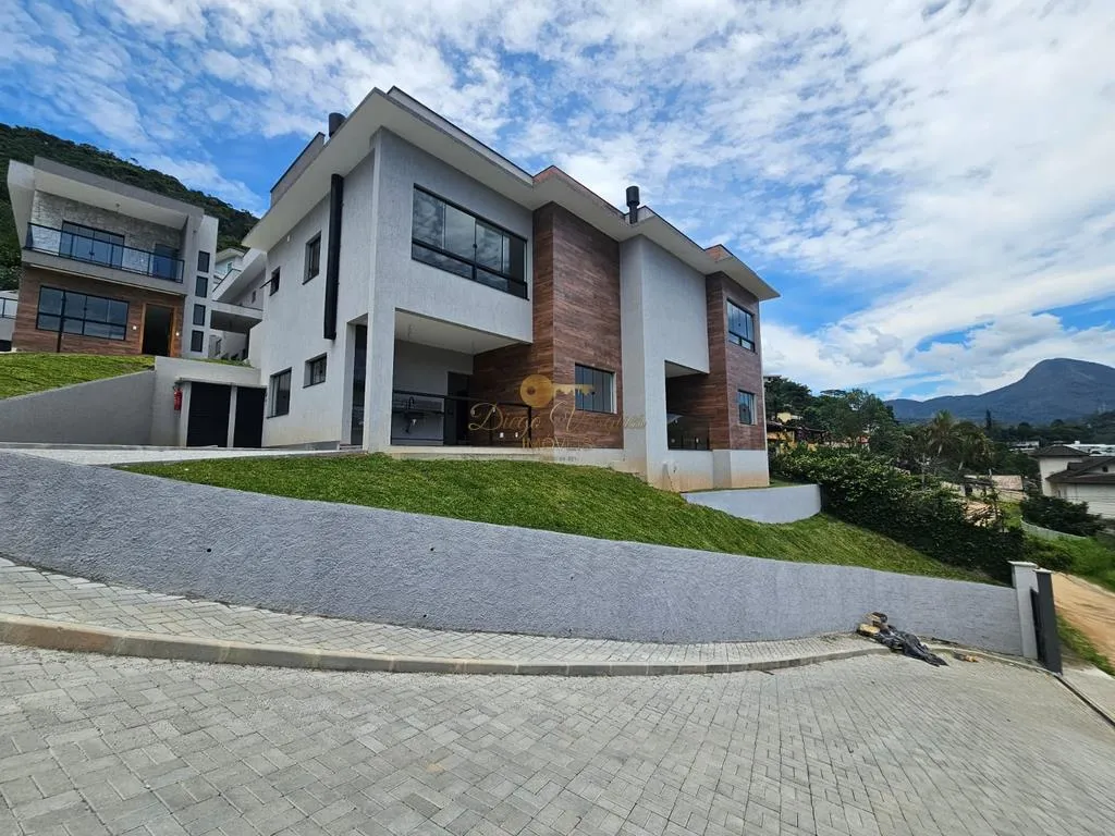 Imagem Casa em Condomínio para Venda em Teresópolis / RJ no bairro Golfe