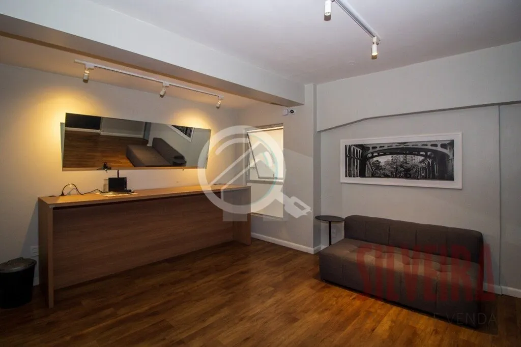 Imagem Studio mobiliado de 18 m² de área privativa com um dormitório com armários, um banheiro, armári...