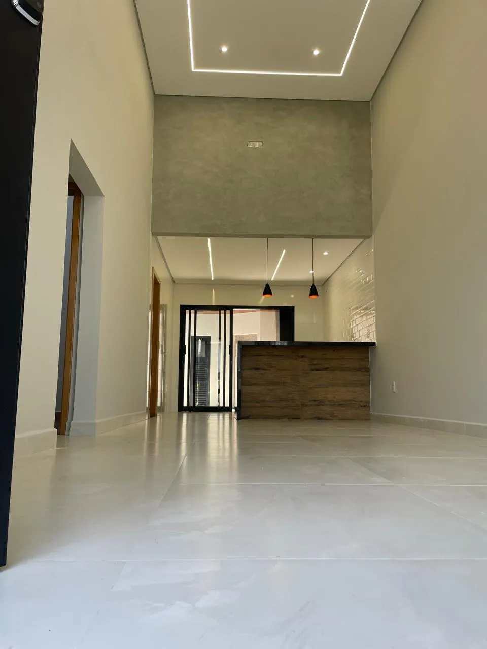 Imagem "Linda Casa no Condomínio Horto Floresta Villagio"