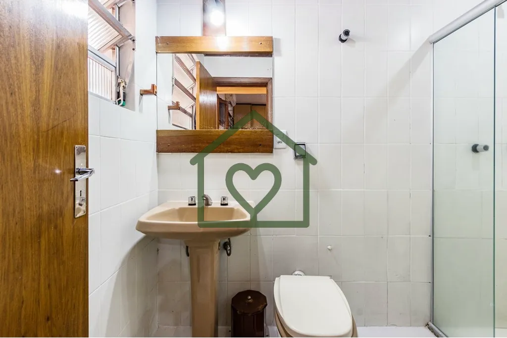 Imagem *O Lar Perfeito para Sua Família no Bairro Medianeira, Porto Alegre!* 
 
Descubra uma propriedade e...