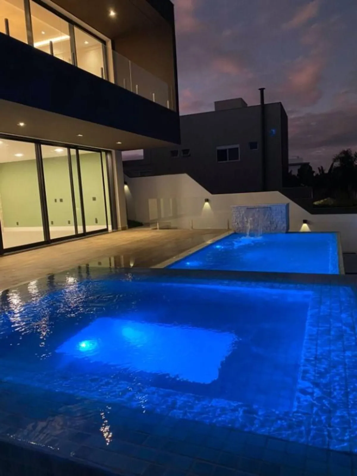 Imagem Casa Triplex no Condomínio Alphaville Nova Esplanada 1