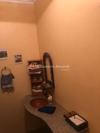 Imagem Esta casa encanta pelo conforto, amplitude e excelente distribuição dos ambientes. A área social ...