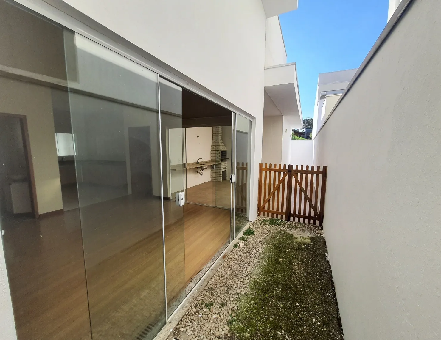Imagem Casa à venda e locação 3 Quartos, 1 Suite, 2 Vagas, 258M², Condomínio Moema Ville, Pindamonhangaba - SP
