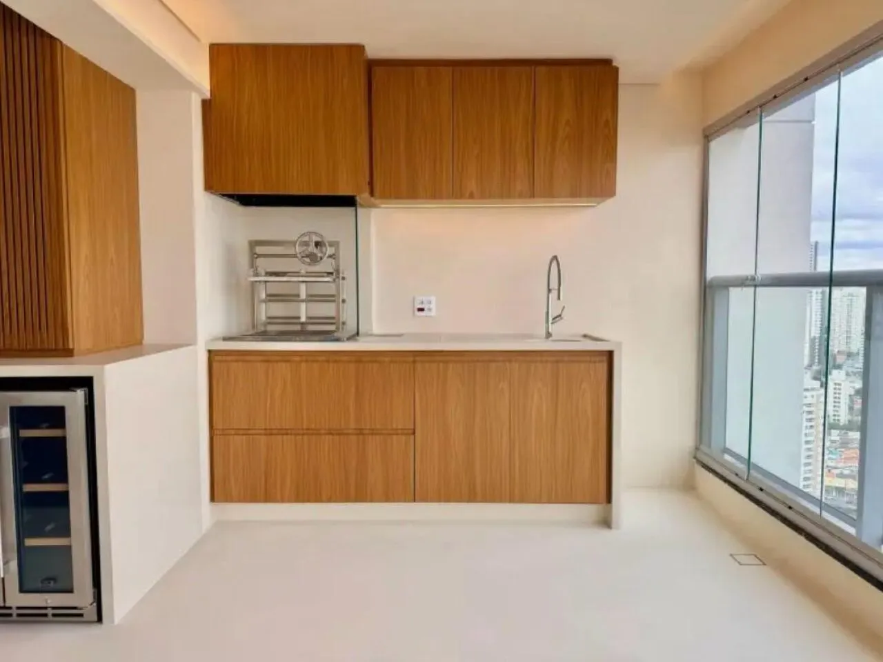 Imagem Apto com 184m² com 3 suítes e 3 vagas para Venda ou Locação na Vila Romana sem mobília