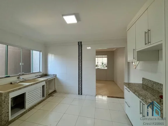 Imagem Casa moderna, 04 quartos c/suítes, piscina, área de laser em São Miguel do Oeste PR