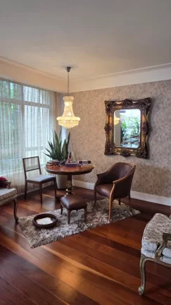 Imagem A 5ª Avenida Imóveis, selecionou esse exclusivo apartamento de 3/4 para você morar com muito charme no bairro mais tradicional de Salvador: A Graça