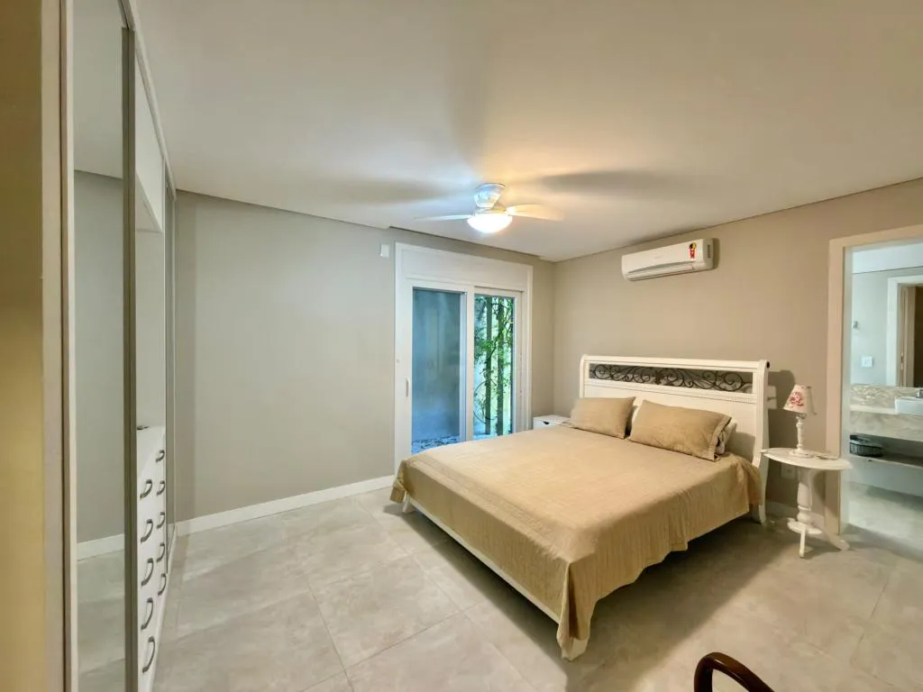 Imagem Casa 4 Dormitórios - Bairro xangri-la