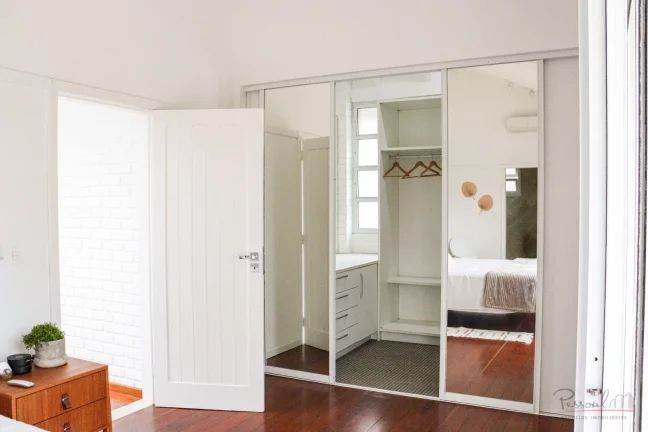 Imagem Casa reformada, mobiliada e decorada na Av Buzios em Jurere Internacional. Localizada em frente ao H...