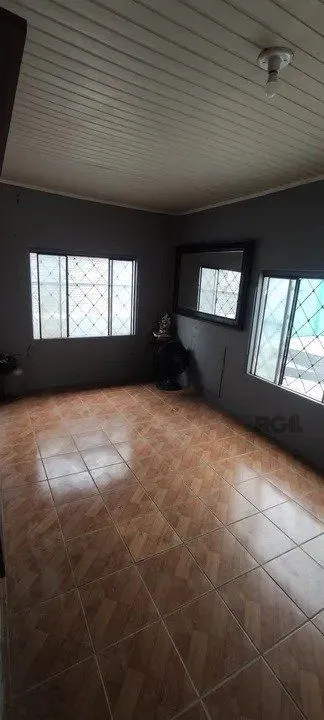 Imagem Casa com 2 quartos, vagas de garagem, piscina, bairro Sarandi, Porto Alegre/RS
