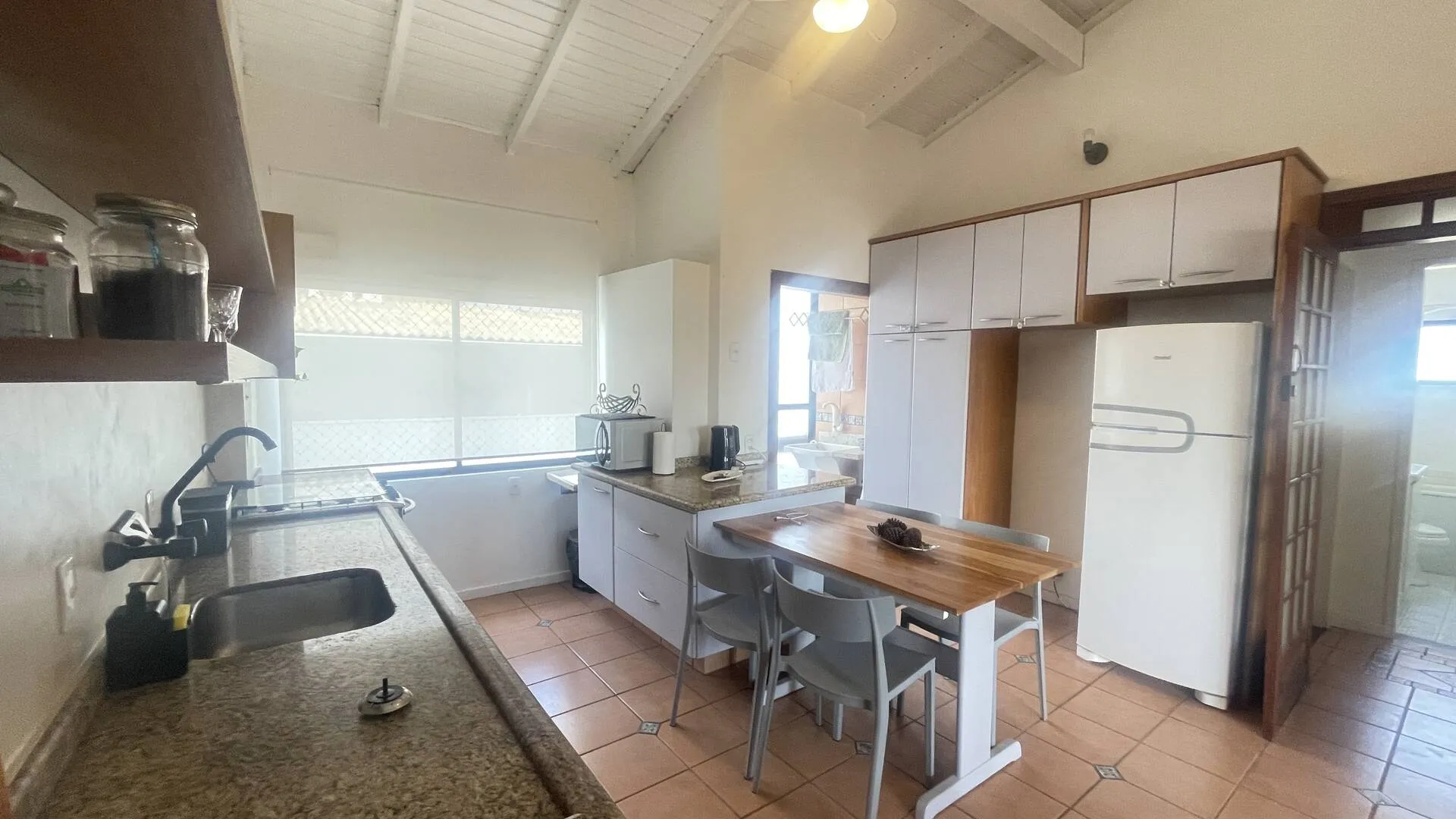 Imagem Apartamento 2 dormitórios locação anual em Jurerê