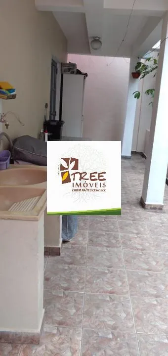 Imagem VENDA DE SOBRADO NO JARDIM RINCÃO, EM ARUJÁ/SP, 411m² com 2 suítes, ar-condicionado, sala 2 ambientes, piscina, churrasqueira e 2 vagas. CONSULTE-NOS.