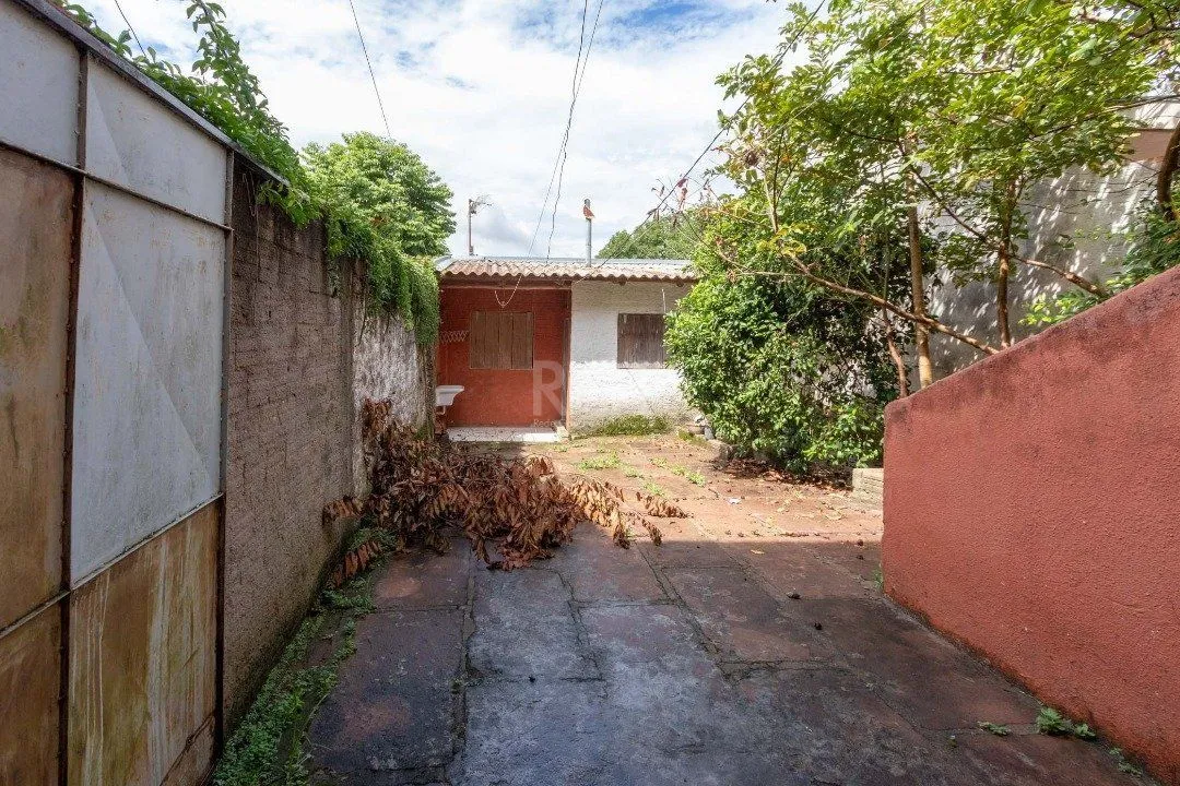 Imagem Casa para Venda - 220m², 3 dormitórios, sendo 2 suites, 2 vagas - Coronel Aparício Borges