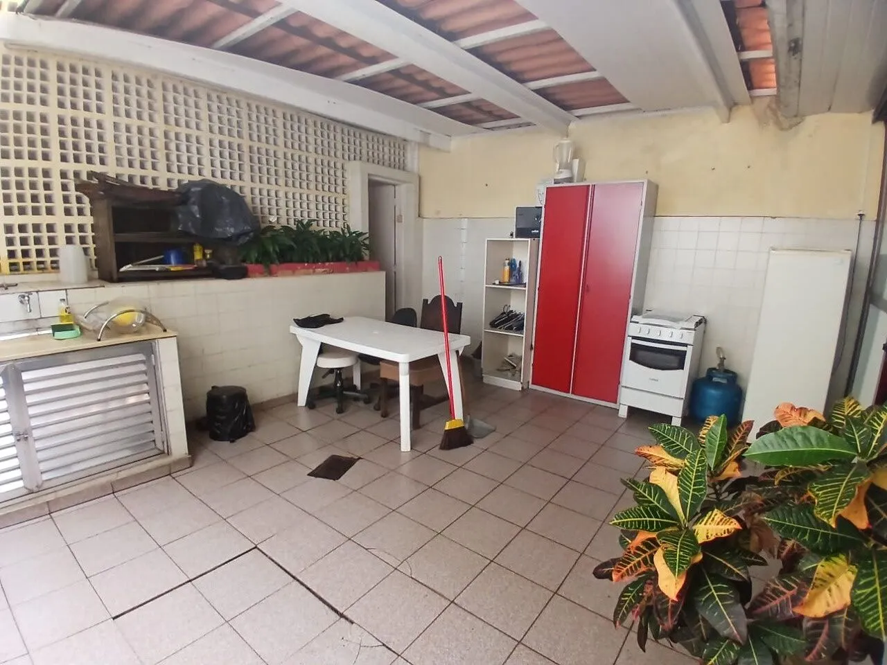 Imagem Sobrado de Esquina em Perdizes com Potencial Comercial e Residencial.
