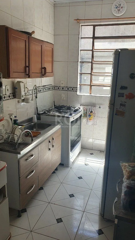 Imagem Casa para Venda - 290m², 4 dormitórios, sendo 2 suites, 2 vagas - Cascata