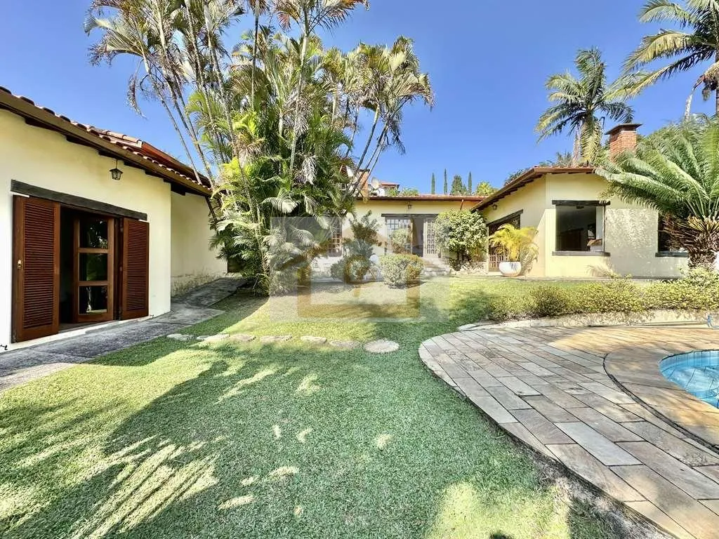 Imagem Rústica, TÉRREA em 4 lotes (1.880m²), 5 dormitórios / 3 suítes, piscina!