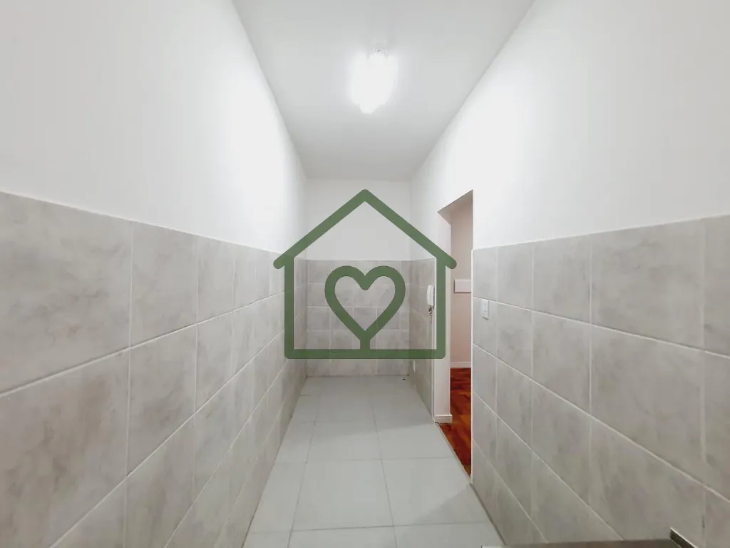 Imagem Apartamento tipo JK com 37m², no bairro Menino Deus. Apartamento de térreo, mas com muita privacid...