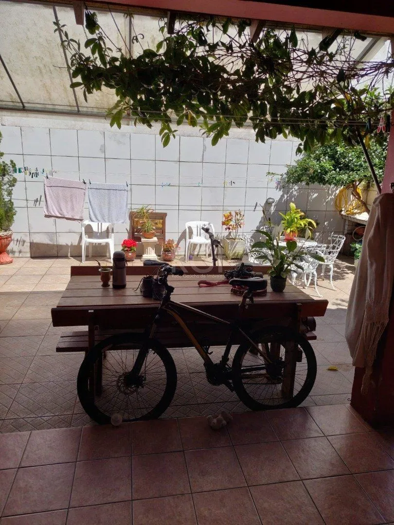 Imagem Casa para Venda - 156m², 3 dormitórios, sendo 1 suites, 2 vagas - Guarujá