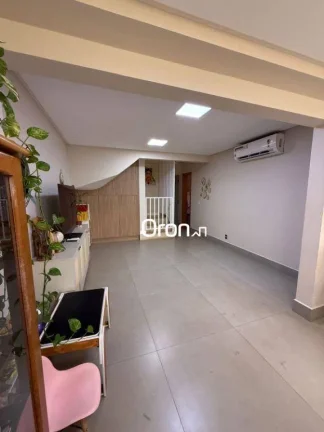 Imagem Sobrado com 3 dormitórios à venda, 159 m² por R$ 830.000,00 - Setor Serra Dourada - Aparecida de Goiânia/GO
