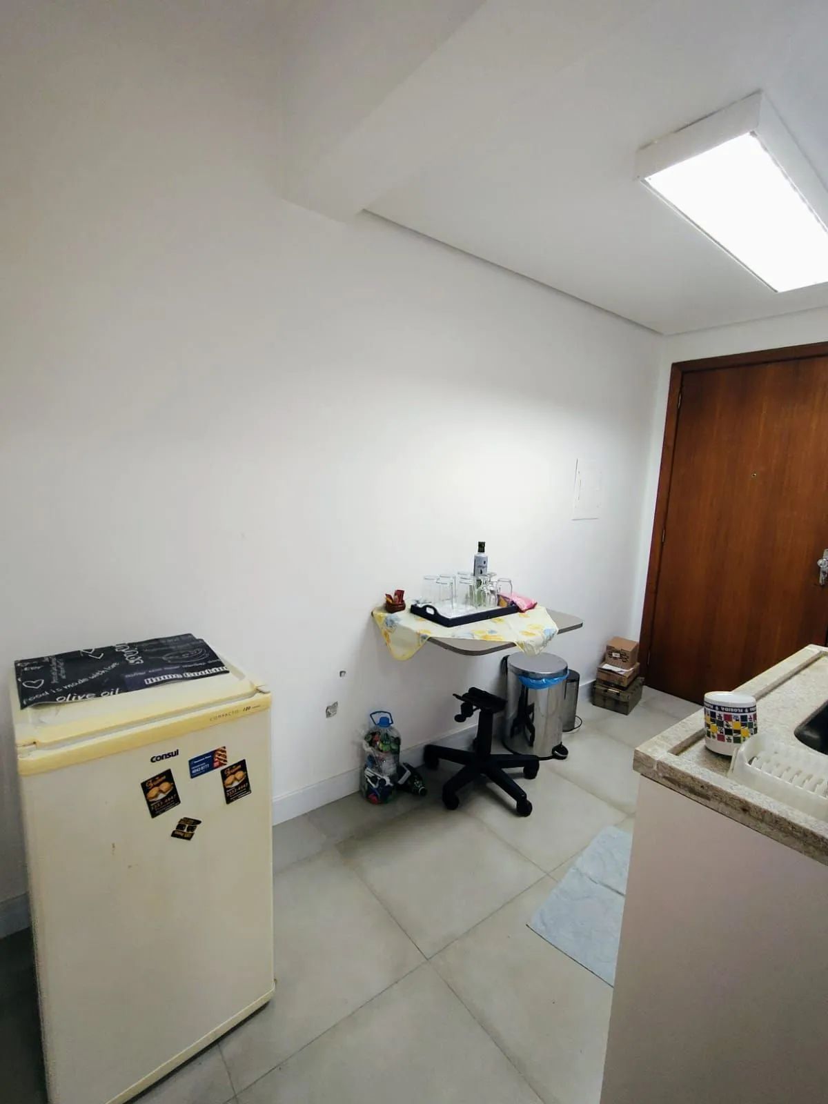 Imagem Sala ampla pois é ligada a outra ao lado do Colégio Santa Inês perto do Zaffari.