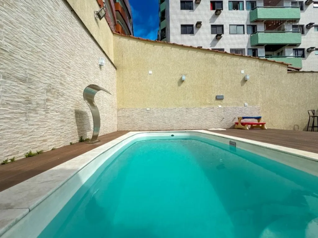Imagem CASA COM 240,00 m² - BOQUEIRÃO - PRAIA GRANDE SP