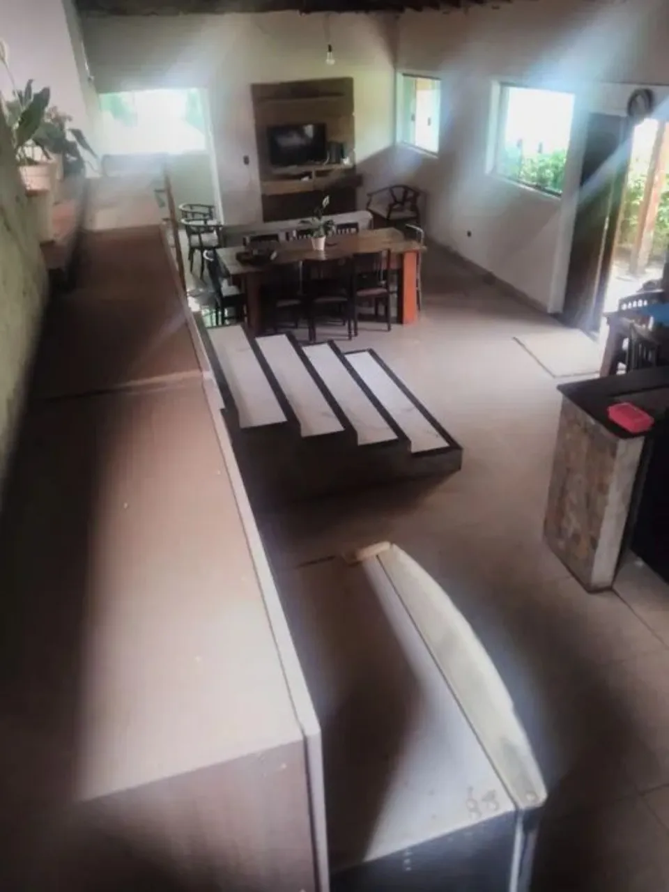 Imagem Casa para locação na Vila Guilherme em Votorantim-SP: 4 quartos, 2 suítes, 2 salas, 3 banheiros, 30 vagas, 300m² de área.