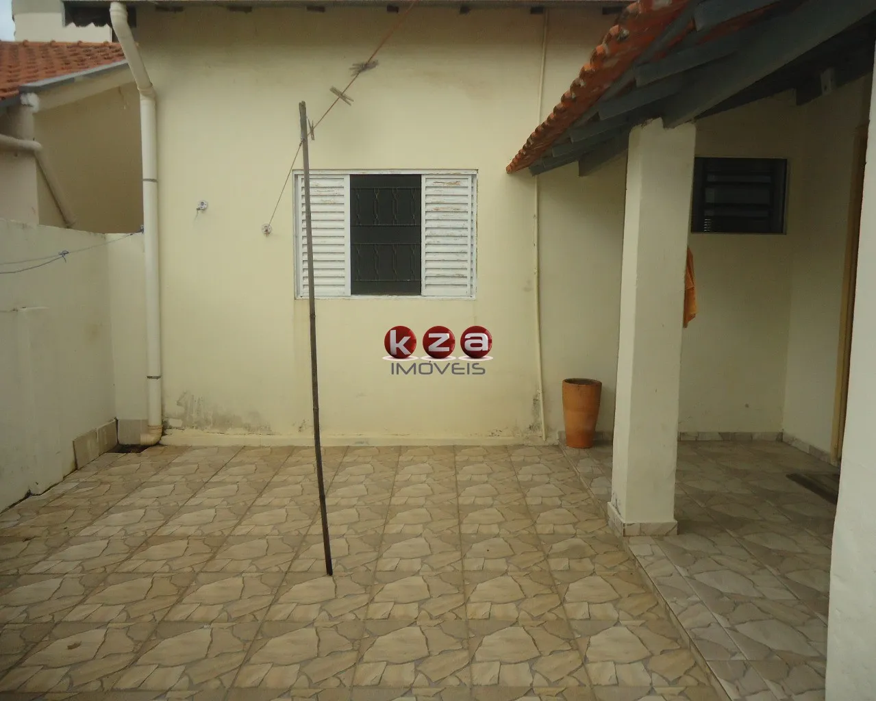 Imagem Casa de 3 quartos na Vila Angeli, Valinhos-SP: 159m², 2 banheiros. Agende sua visita!