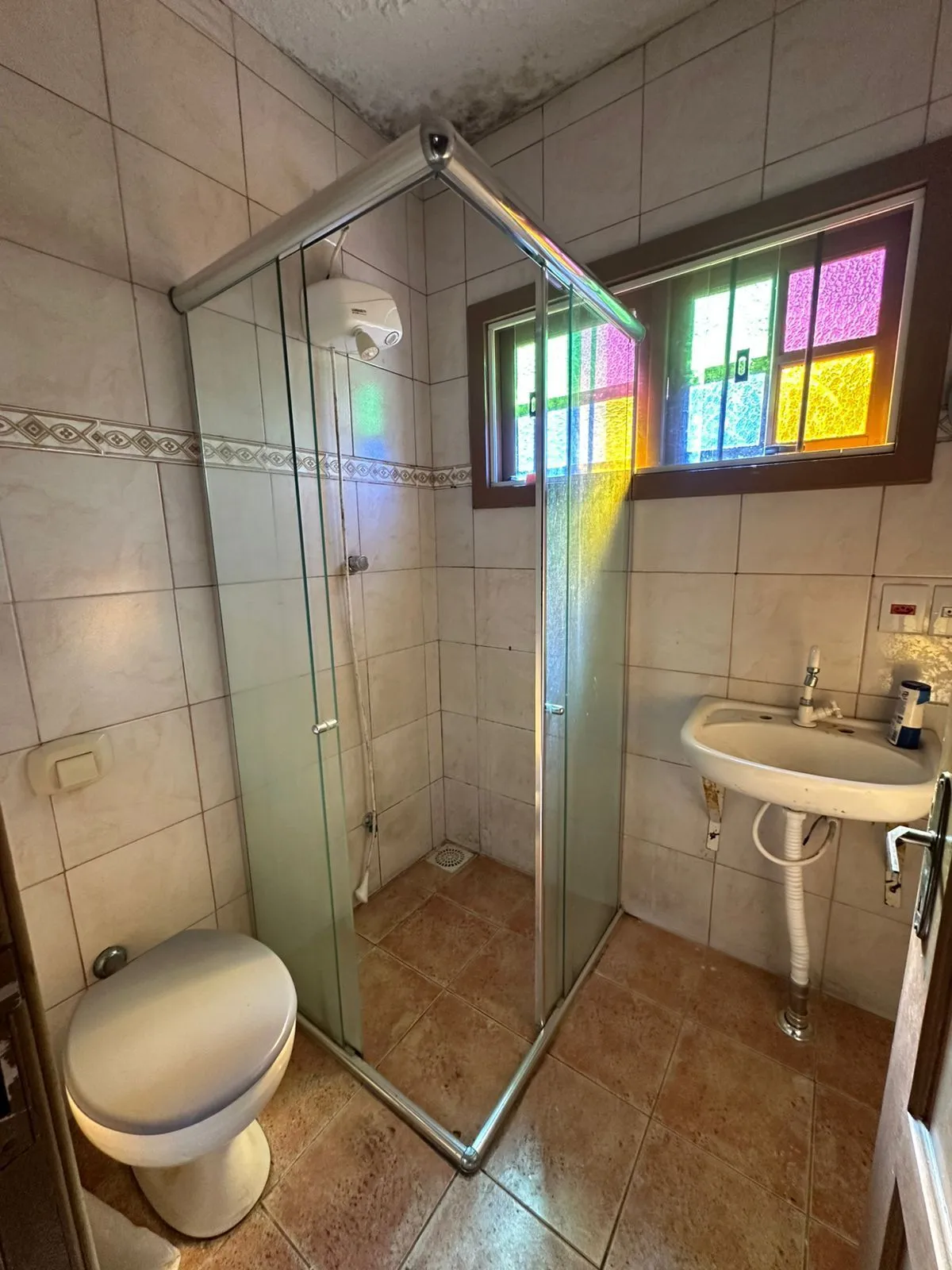 Imagem Casa à Venda no Bairro Cascata - 3 Dormitórios, Suíte, Piscina e Área de Lazer