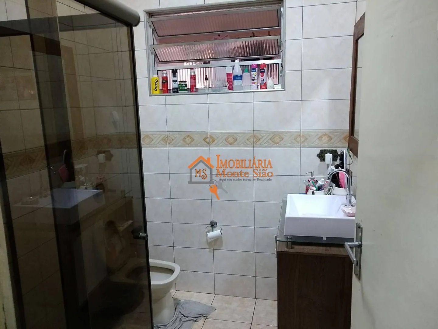 Imagem Sobrado com 4 dormitórios à venda, 300 m² por R$ 650.000,00 - Cocaia - Guarulhos/SP