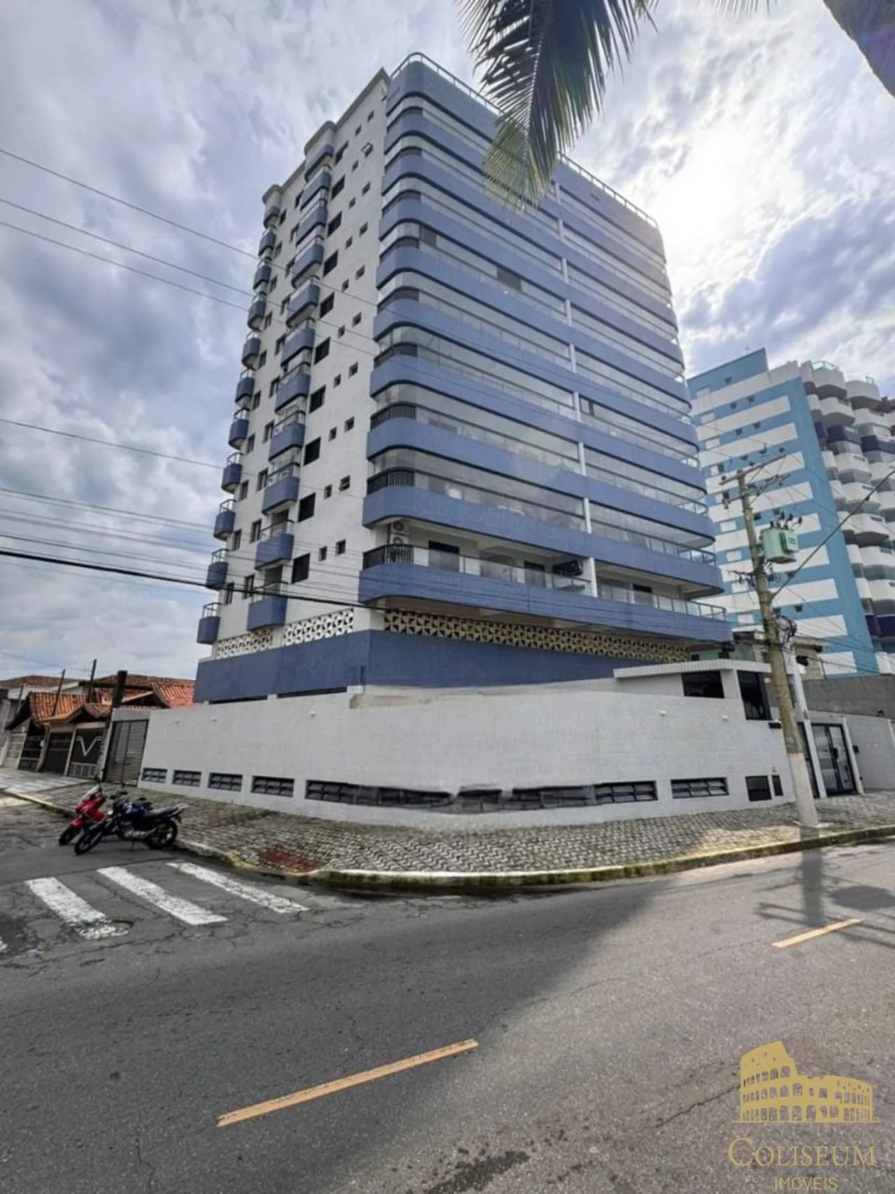 Foto do imóvel Frente Mar, Apto 2 Dorms c/1 suíte, mobiliado, 1 vaga, lazer copmpleto - Baln Maracanã
