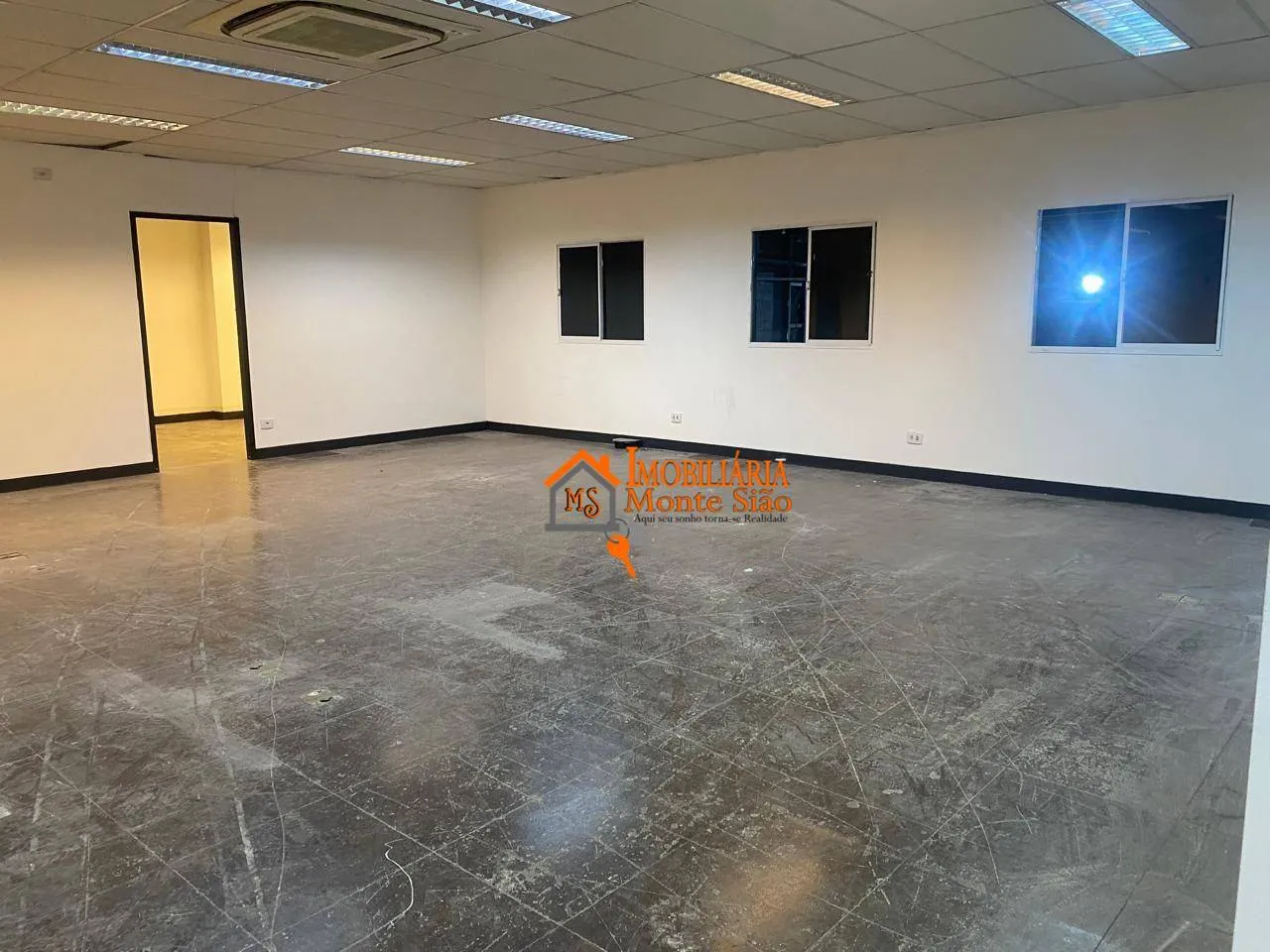 Imagem Galpão para alugar, 545 m² por R$ 30.000,00/mês - Vila Endres - Guarulhos/SP