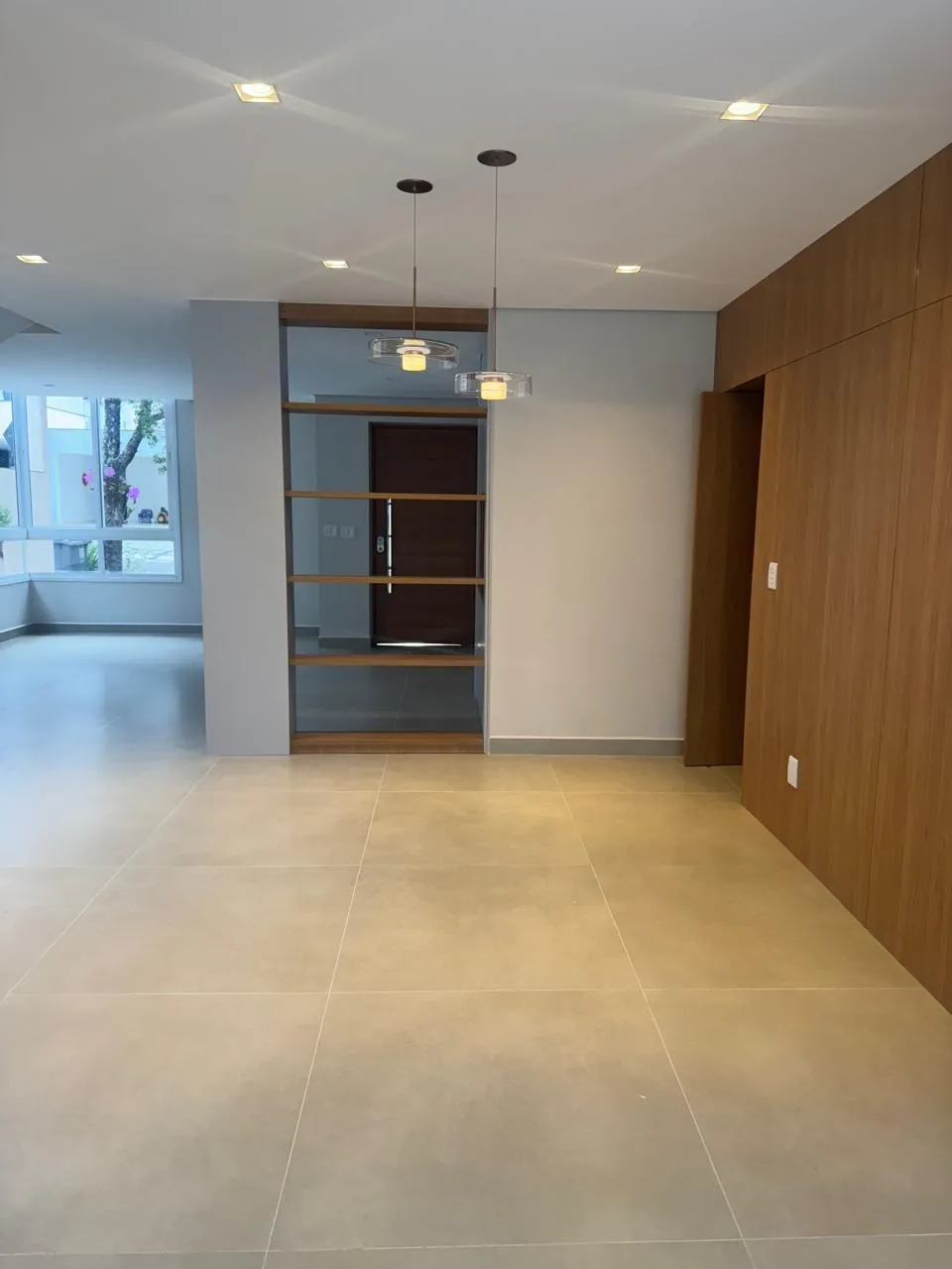 Imagem Sobrado de alto padrão à venda no Condomínio Mont Blanc, Sorocaba, com 3 suítes, piscina e 280 m²