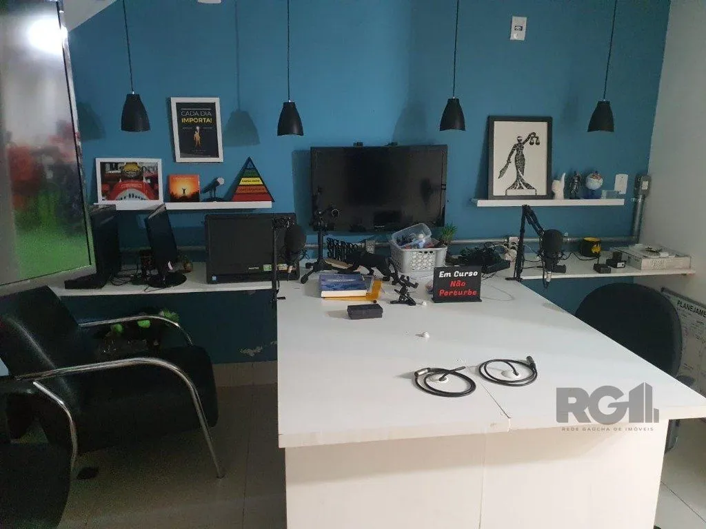 Imagem casa misto -7 salas - 325,12 m² - Menino Deus