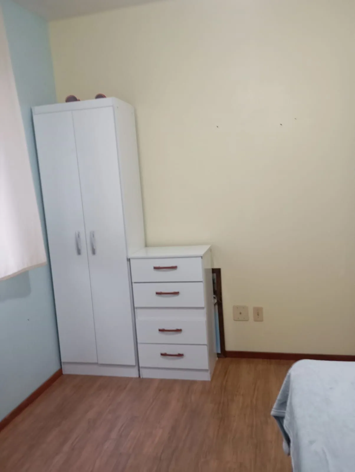 Imagem Apartamento com 02 quartos e 01 vaga coberta no Bairro Menino Deus, Porto Alegre