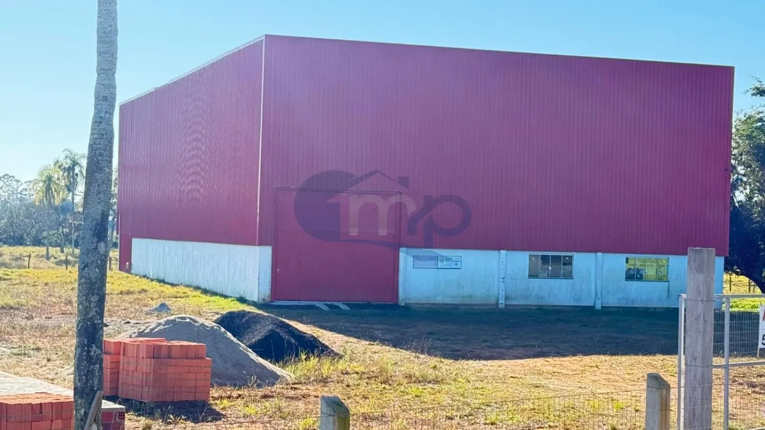 Foto do imóvel Pavilhão á venda na Costa do Mampituba em Passo de Torres/RS em Rodovia Prefeito João Luiz da Silva
