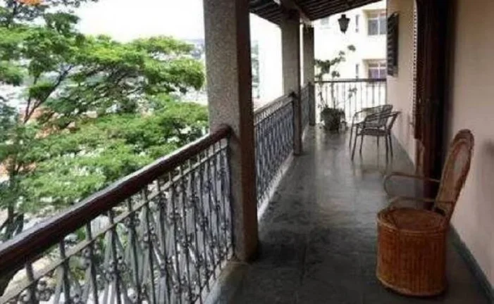 Imagem Casa ampla, arejada, confortável e muito conservada no Santa Lucia!