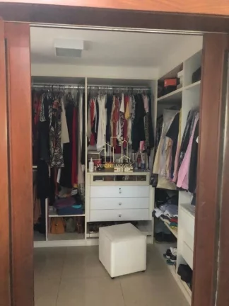 Imagem Casa Alto Padrão com 4 Suítes e Espaço Gourmet à Venda em Alphaville Salvador I | 508m² | Lote de 806m²