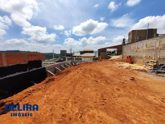 Imagem Oportunidade de Investimento em Terreno, Apto para Financiamento Bancário