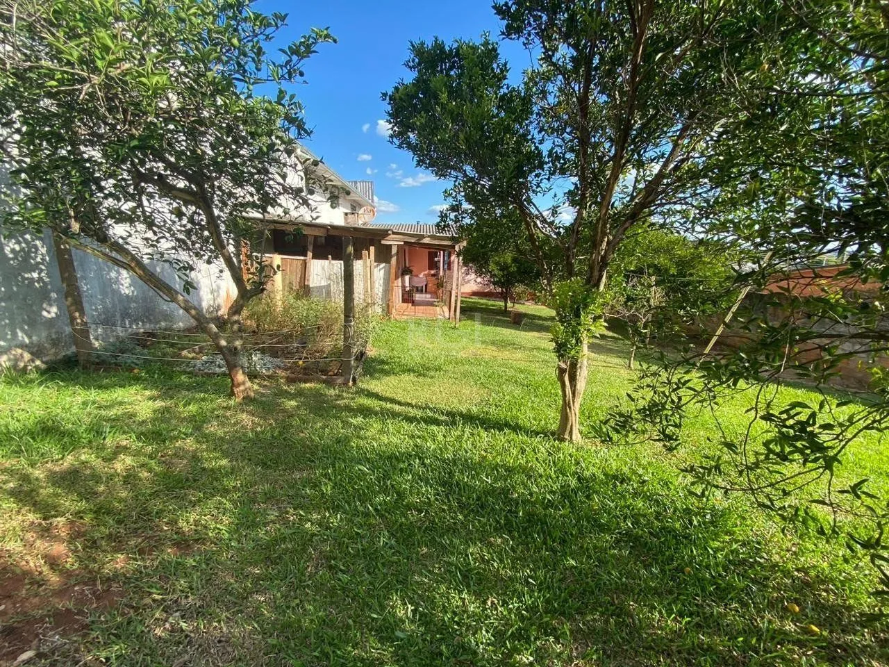 Imagem Casa com 3 quartos, 1 suíte, vaga, varanda, no bairro Hilda, Cruz Alta/RS