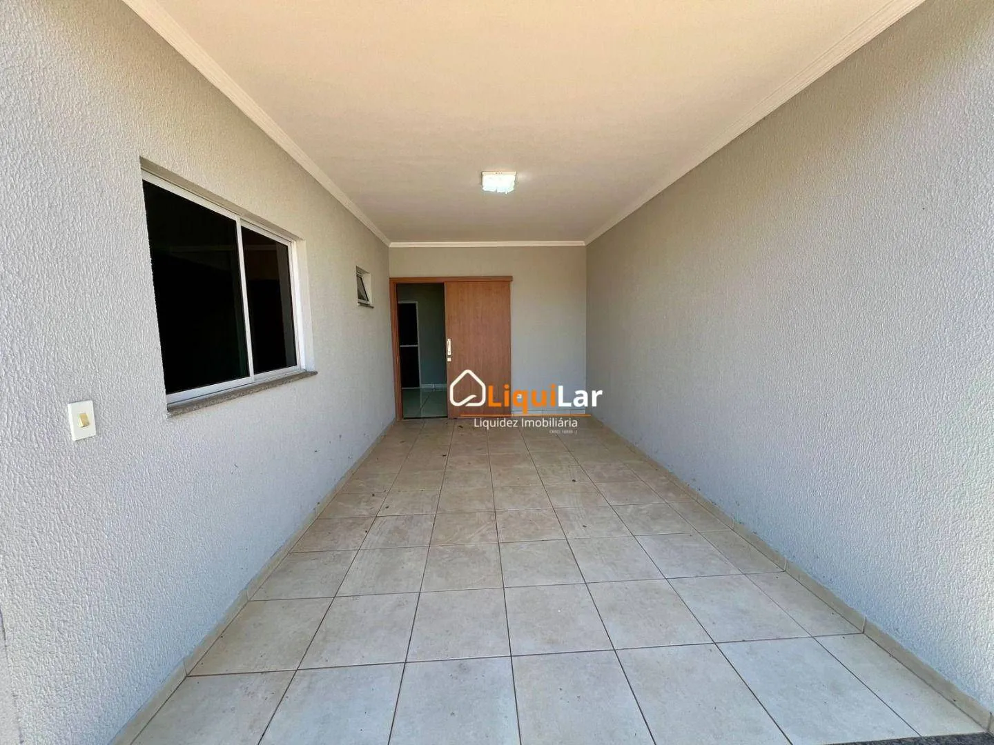 Imagem Casa Térrea à Venda no Condomínio Villa de Espanha com Suíte, Varanda Gourmet e Energia Fotovoltaica