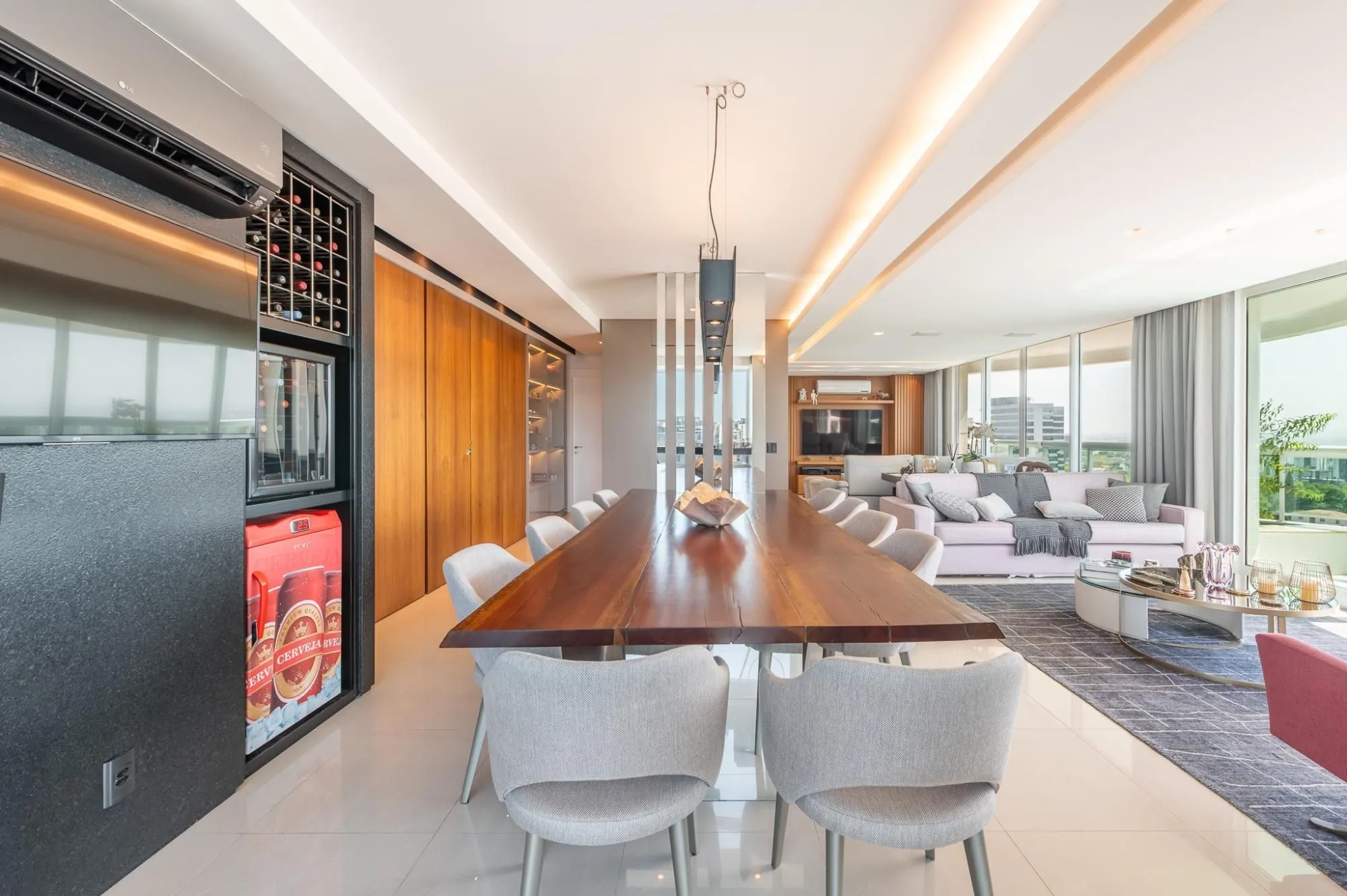 Imagem Apartamento com 204m², 3 dorm, 5 vagas no Petrópolis