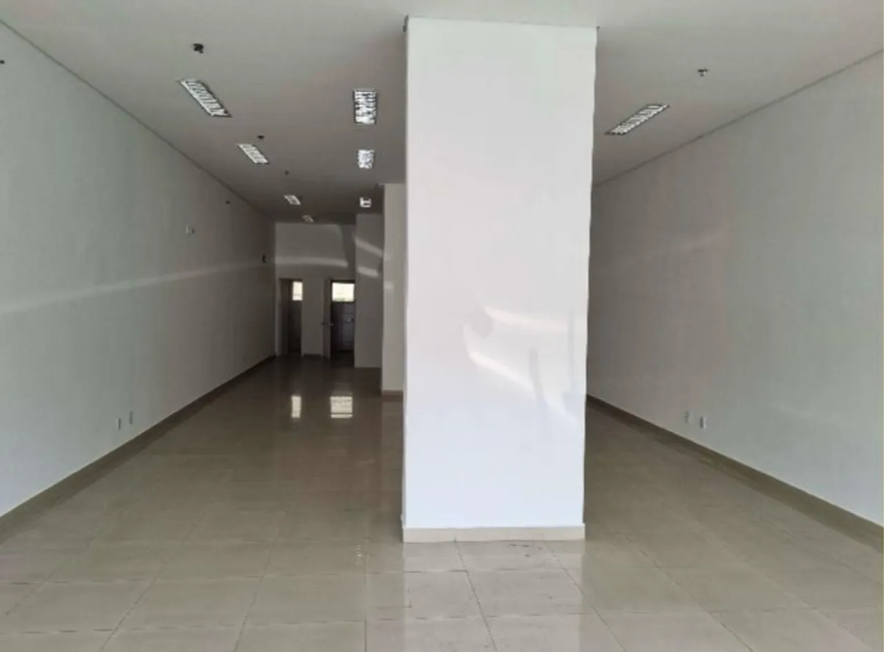 Imagem Sala Comercial para Locação na Vila Trujillo, Sorocaba-SP: 1 Sala, 2 Banheiros, 5 Vagas de Garagem - 150m² de Área